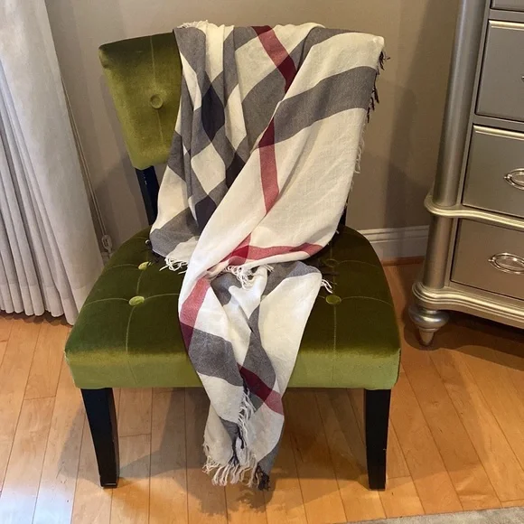 Burberry scarf - Picture 3 of 7